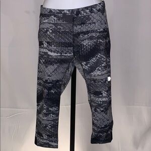 The North Face women’s spandex Capri size-L